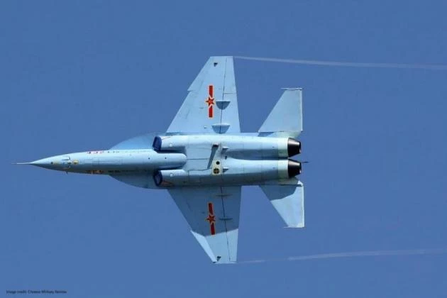 Su-33 vs J-15: Είναι τελικά το κινεζικό μαχητικό πραγματικά υποδεέστερο από το ρωσικό; (βίντεο)